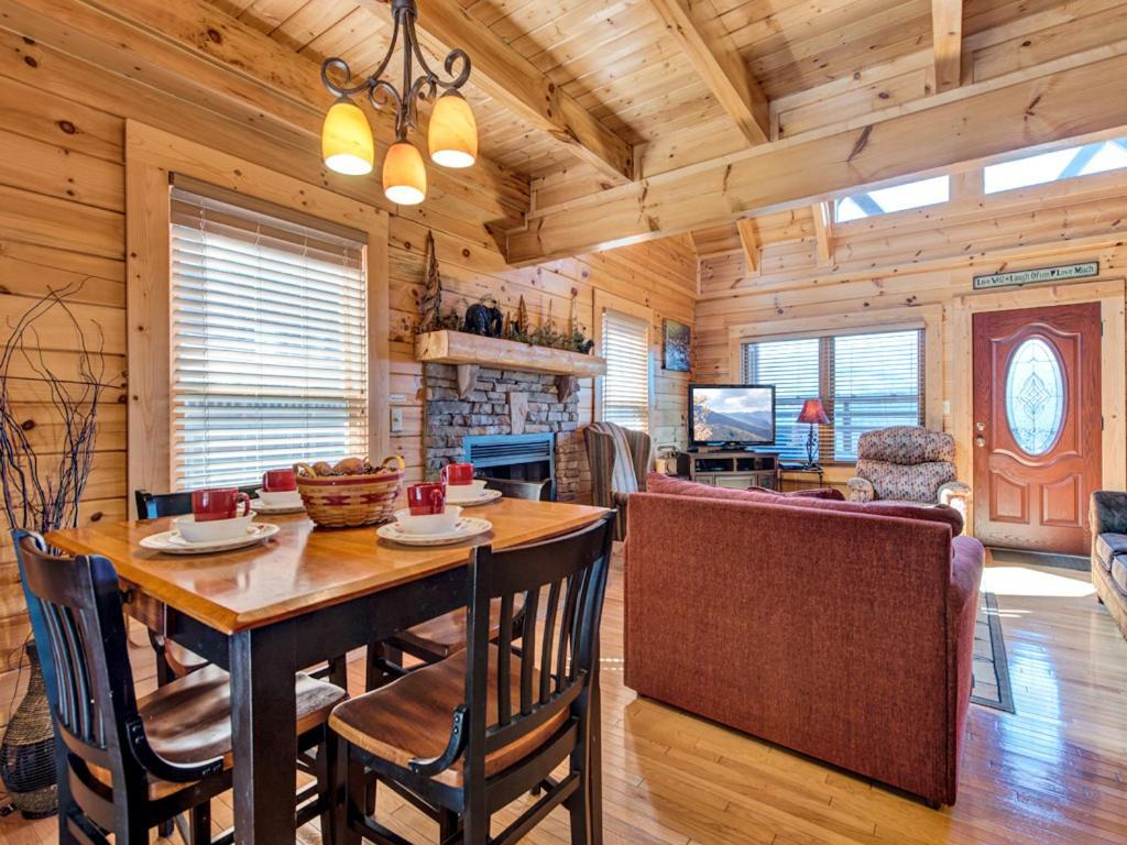 Апартаменты Misty Mountain Hideaway Пиджен-Фордж Экстерьер фото